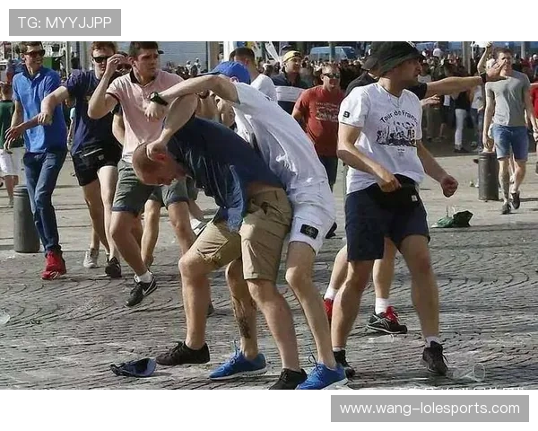 英国足球流氓球星的争议与历史影响分析