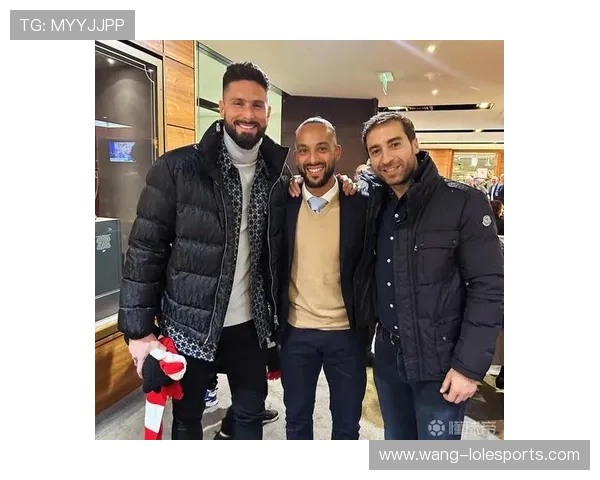 足球场上群星璀璨合影瞬间展现球场传奇人物风采