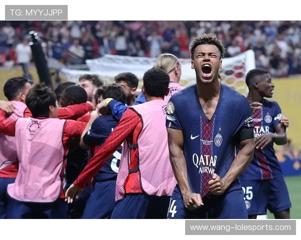 足球场上球星们的精彩瞬间与真实声音一览揭秘